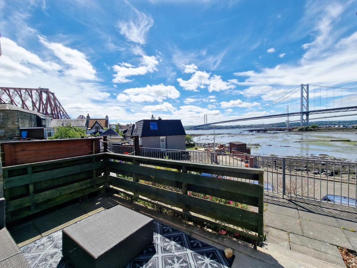 Three Bridges Waterfront Holiday home